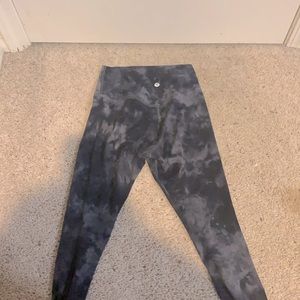 LULULEMON LEGGINGS SIZE 4